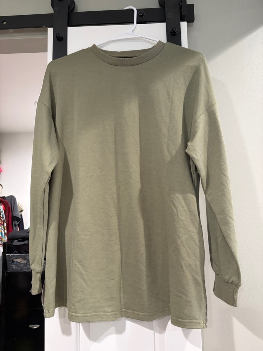 Women’s sweatshirt